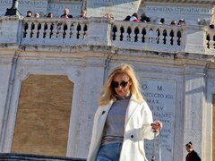 Escorta matura, sector 6