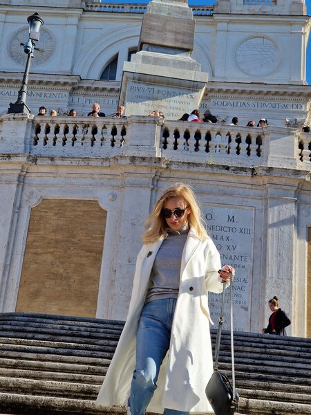 Escorta matura, sector 6